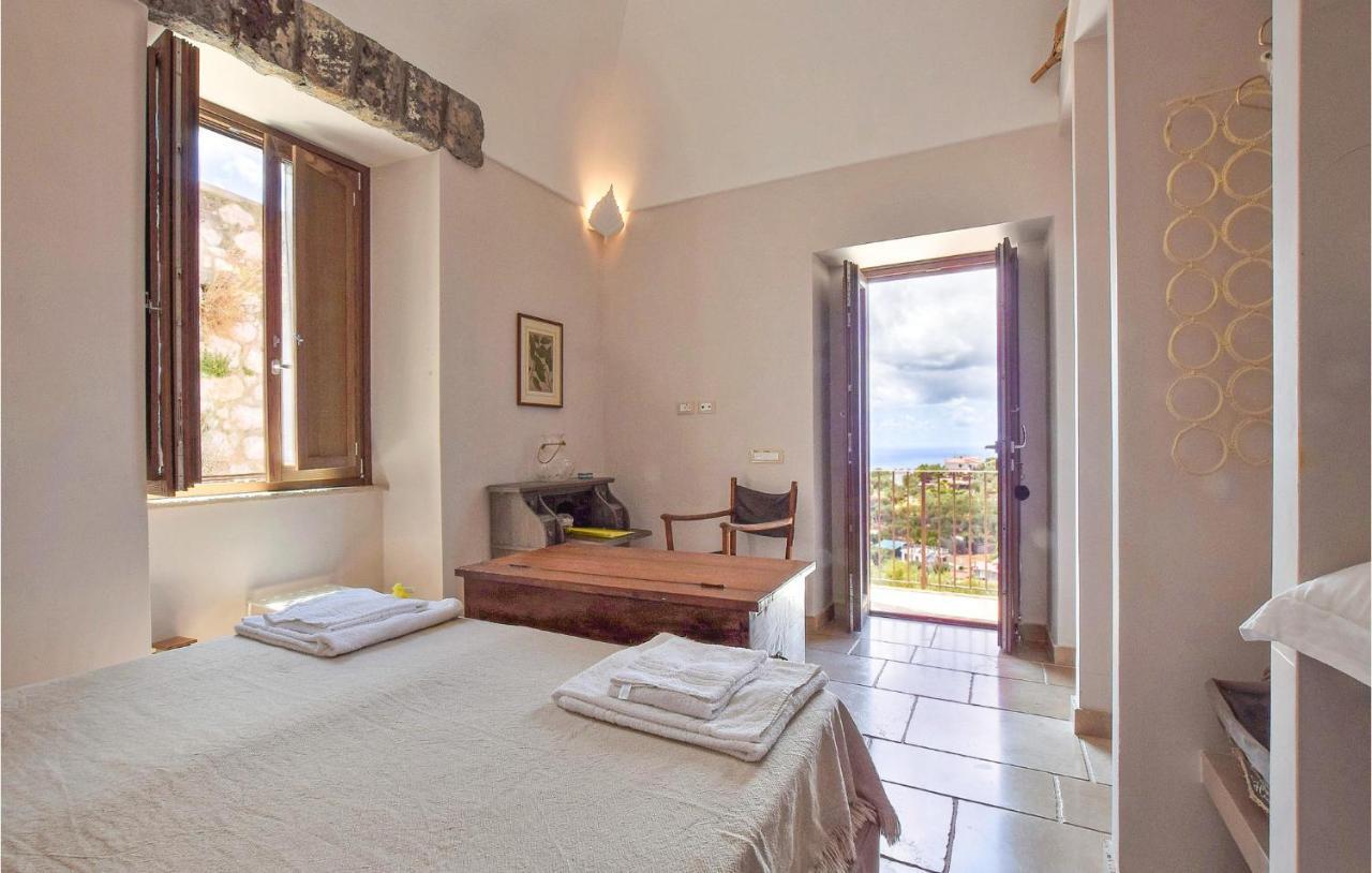 Cozy Apartment In Massa Lubrense Kültér fotó